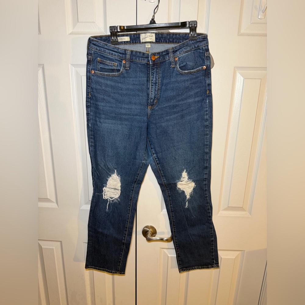 Universal Thread blue denim jeans with contrast stitching